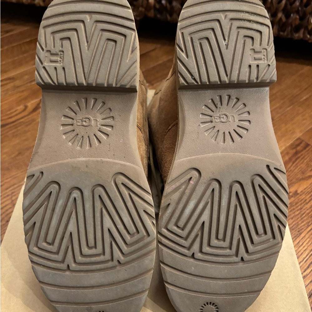 UGG Quincy Boots - Picture 7 of 9